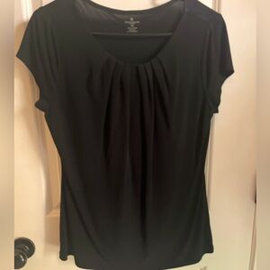 Worthington Black Pleated Cap Sleeve Blouse size Medium Petite